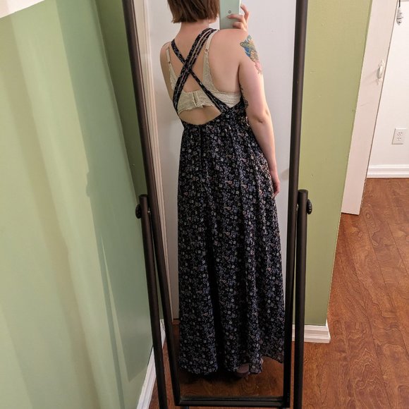 Beautiful Floral Formal Maxi Dress - Picture 3 of 6